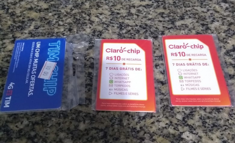 Agentes penitenciários de Cascavel evitam entrada de 17 celulares e drogas em unidades prisionais