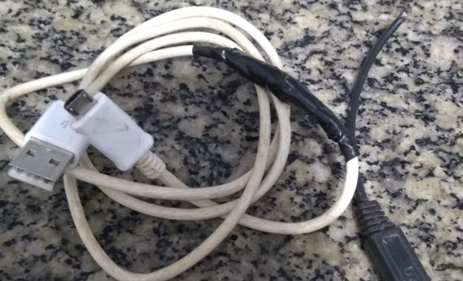 Agentes penitenciários de Cascavel evitam entrada de 17 celulares e drogas em unidades prisionais