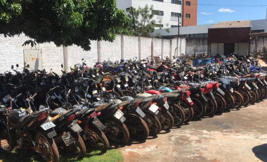 Segurança retira veículos do pátio da Delegacia de Piraquara