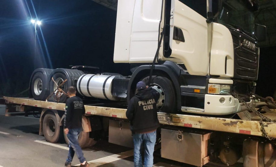 Polícia Civil recupera na RMC caminhão roubado no norte do Paraná