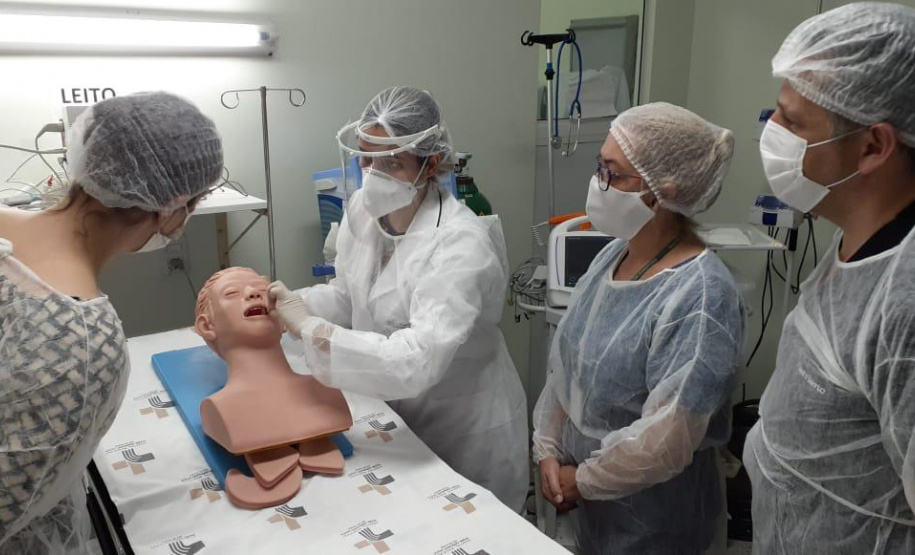 Em Foz, enfermeiros do Depen passam por capacitação para testagem da Covid-19