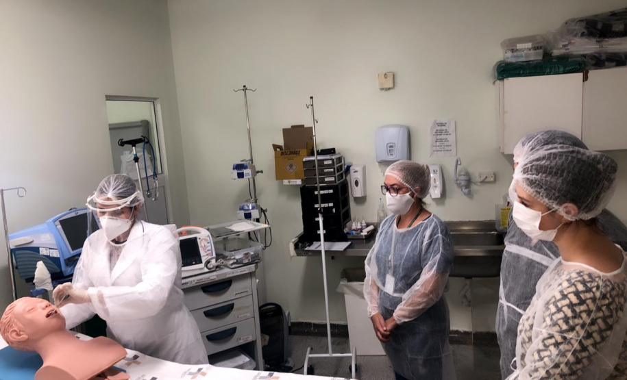 Em Foz, enfermeiros do Depen passam por capacitação para testagem da Covid-19