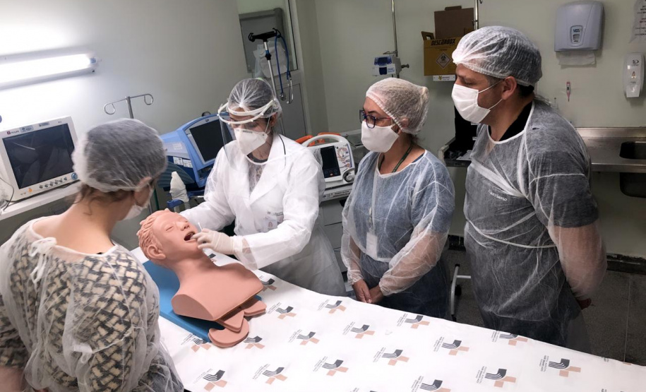 Em Foz, enfermeiros do Depen passam por capacitação para testagem da Covid-19
