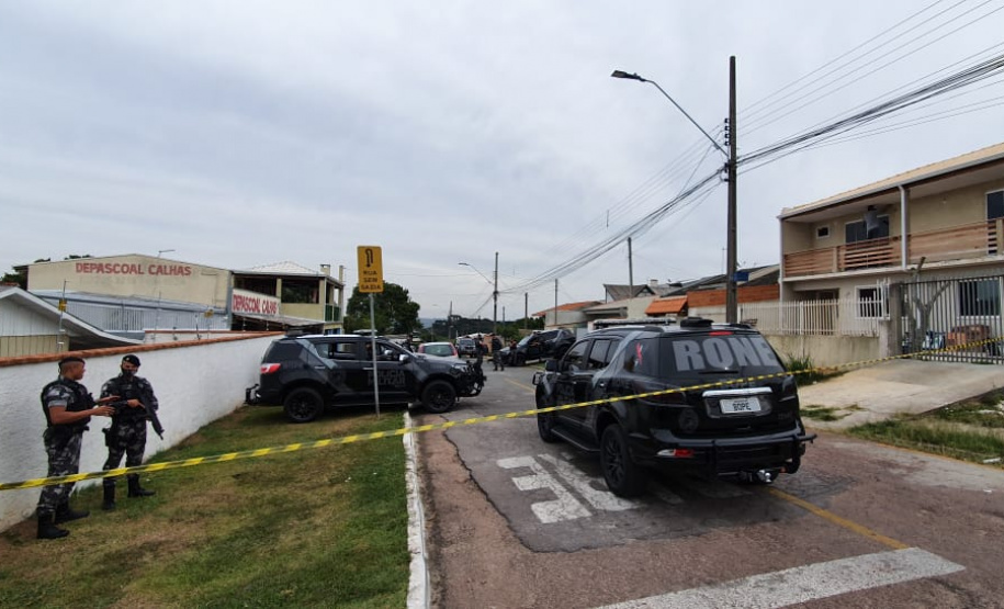 BOPE e Inteligência da PM localizam integrante de facção criminosa e apreendem armas e carro clonado em Araucária (PR), na RMC