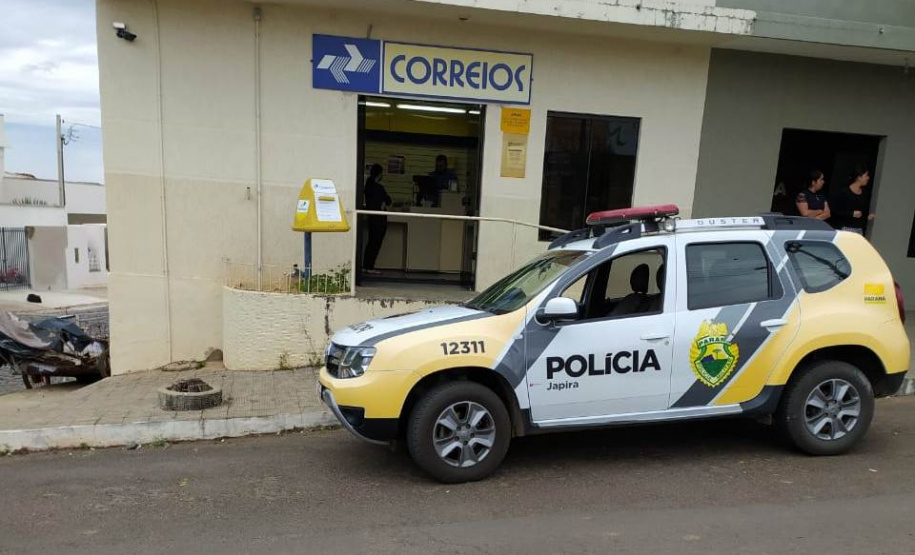 Durante fase da Operação Ostensividade II no Norte Pioneiro do Paraná, drogas são apreendidas e cidadãos são orientados