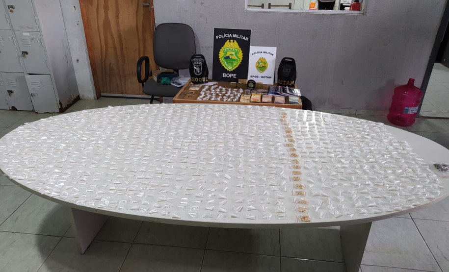 Batalhão de Guarda e BOPE deflagram operação contra o tráfico de drogas em Piraquara (PR); dois envolvidos são presos