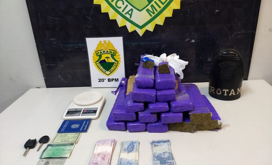 Operação Tático Móvel apreende mais de 11 quilos de drogas e aborda mais de 500 pessoas em Curitiba