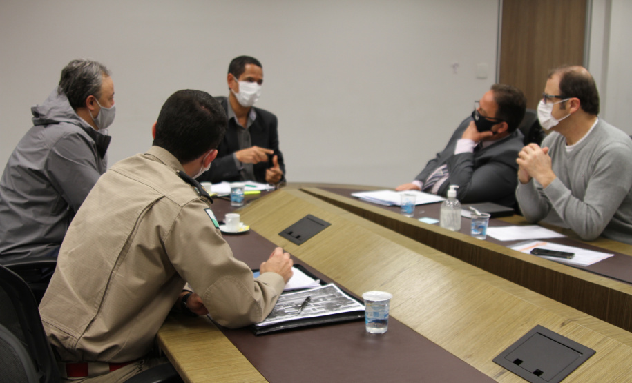 Secretário coronel Marinho recebe prefeito de Campina Grande do Sul