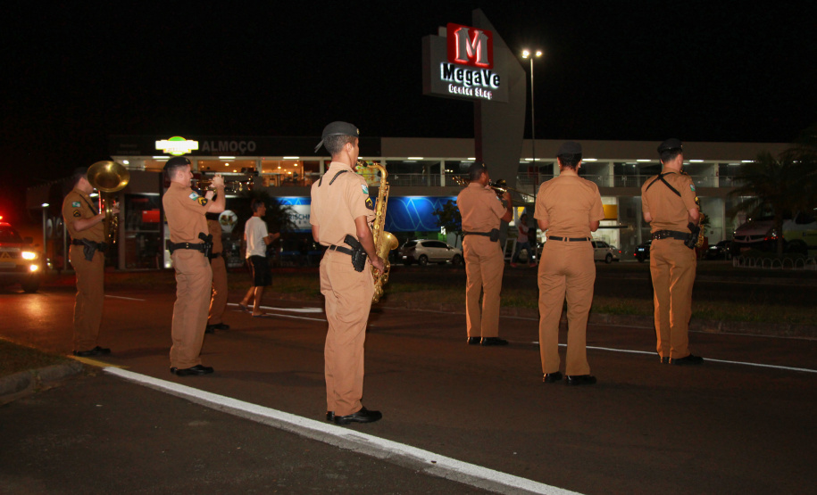 Banda da PM se apresenta em Fazendinha e Água Verde