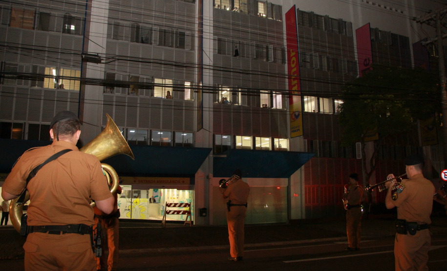 Banda da PM se apresenta em Fazendinha e Água Verde
