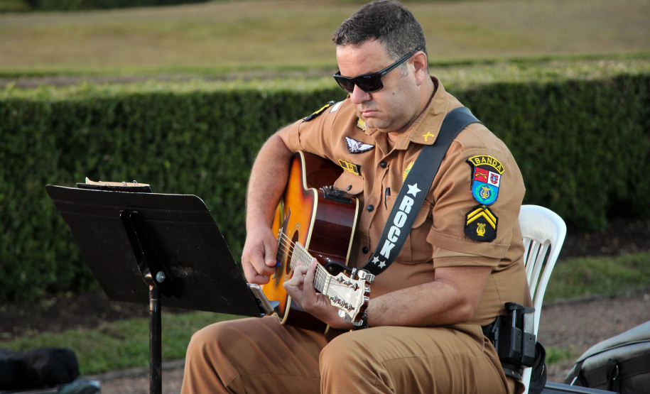 Banda de Música da PM faz live em homenagem ao Dia das Mães no Jardim Botânico em Curitiba