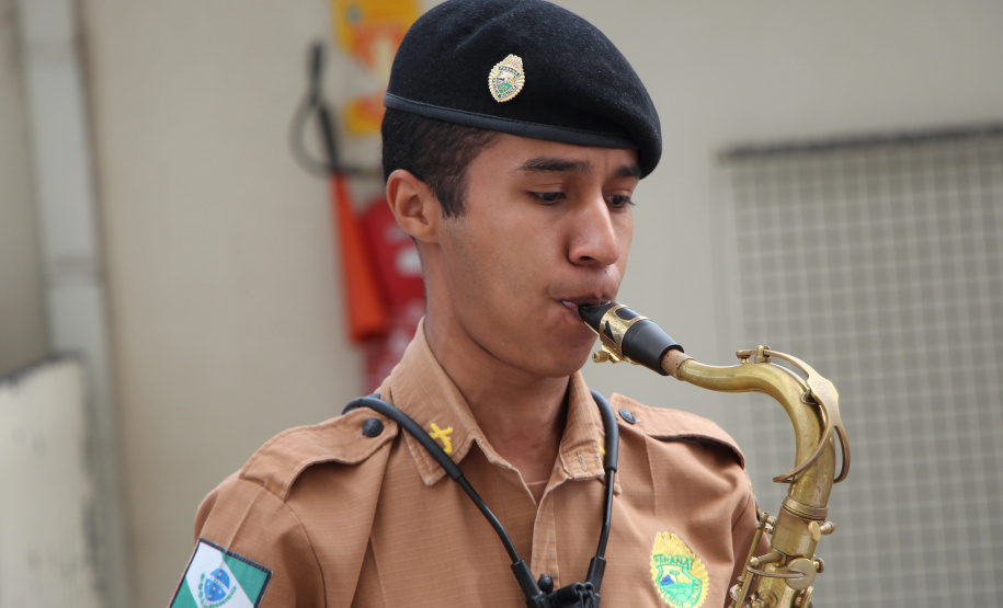 Banda de Música da PM faz homenagem para enfermeiros do Hospital da PM no Dia Internacional da Enfermagem
