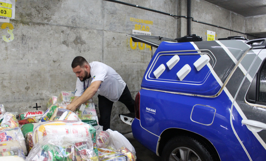 Mais de 20 toneladas são entregues ao Projeto Cesta Solidária, do Governo do Paraná