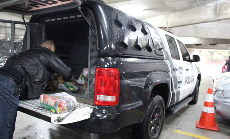 Mais de 20 toneladas são entregues ao Projeto Cesta Solidária, do Governo do Paraná