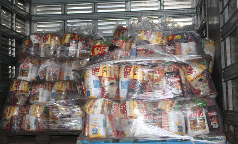 Mais de 20 toneladas são entregues ao Projeto Cesta Solidária, do Governo do Paraná