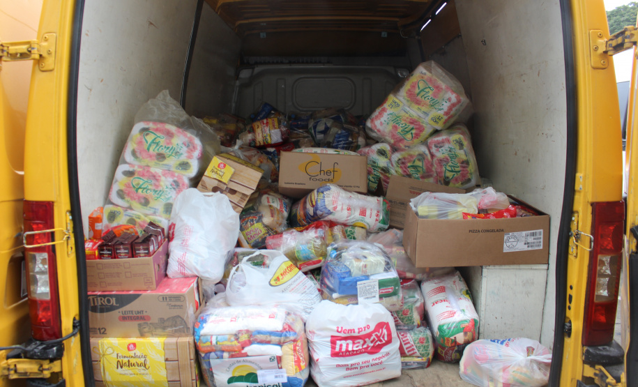 Mais de 20 toneladas são entregues ao Projeto Cesta Solidária, do Governo do Paraná
