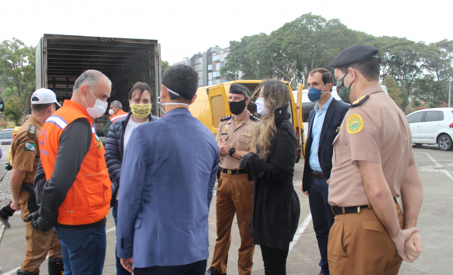 Mais de 20 toneladas são entregues ao Projeto Cesta Solidária, do Governo do Paraná