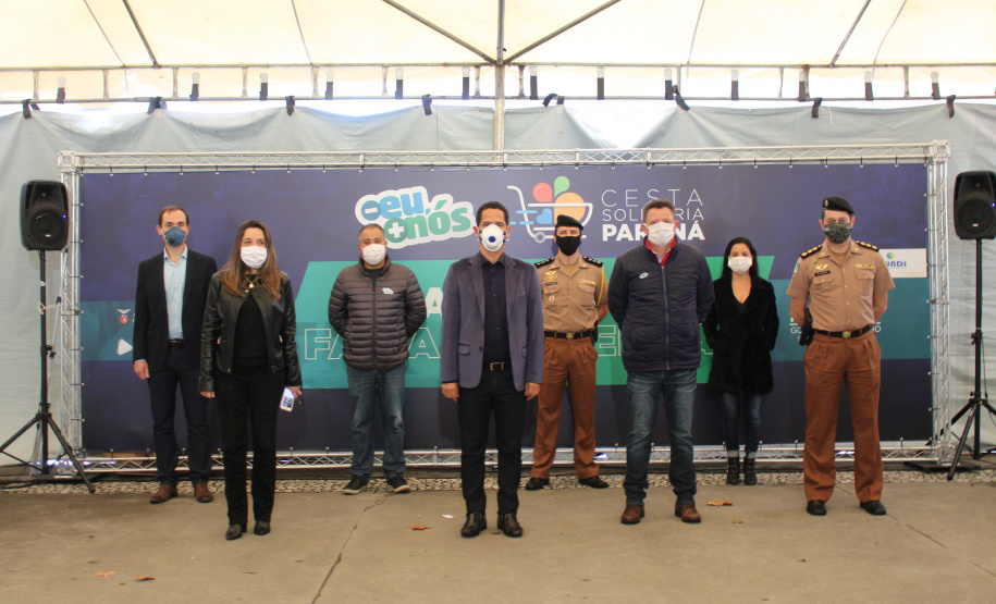 Mais de 20 toneladas são entregues ao Projeto Cesta Solidária, do Governo do Paraná