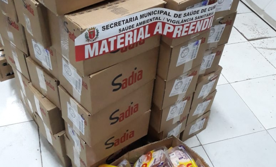 Produtos vencidos são apreendidos pela Polícia Civil em mercado de Curitiba