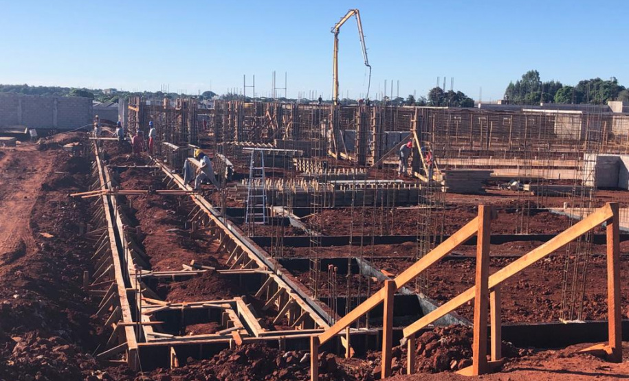 Secretário coronel Marinho vai à Guaíra, recebe projeto arquitetônico e visita obra