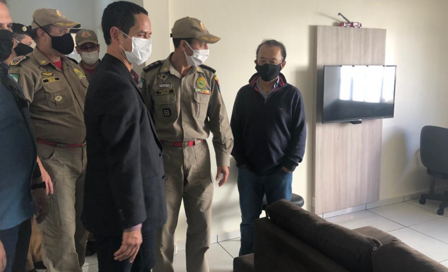 Secretário coronel Marinho vai à Guaíra, recebe projeto arquitetônico e visita obra