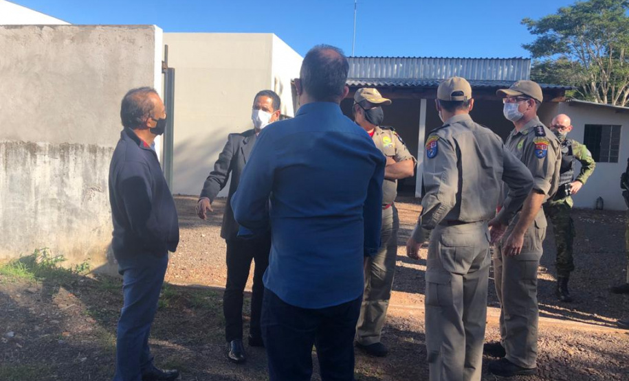 Secretário coronel Marinho vai à Guaíra, recebe projeto arquitetônico e visita obra