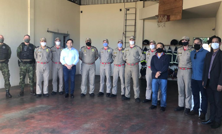 Secretário coronel Marinho vai à Guaíra, recebe projeto arquitetônico e visita obra