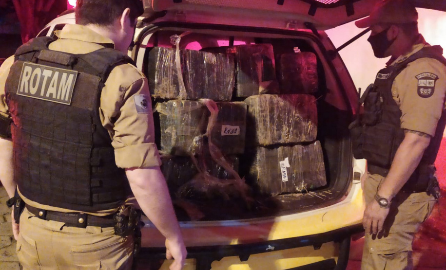 Em Foz do Iguaçu, PM apreende mais de 315 quilos de maconha e homem acaba preso