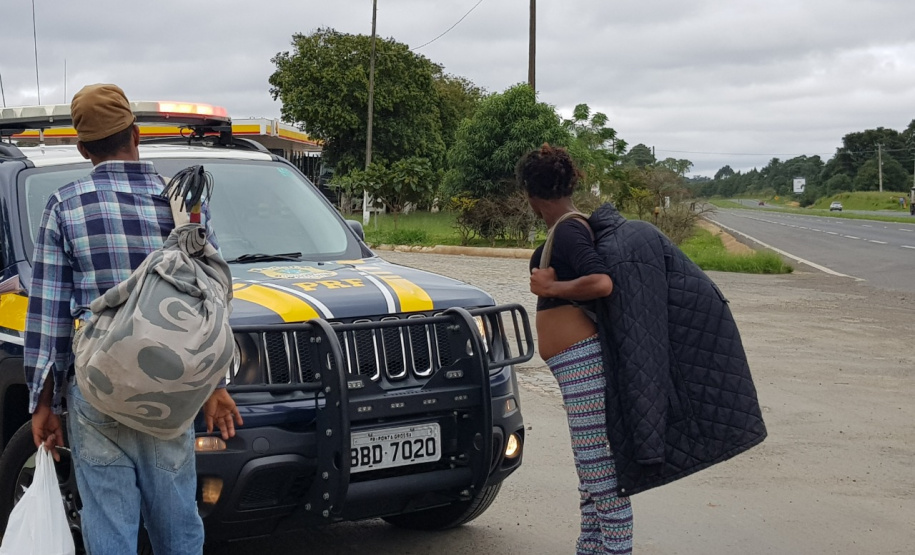 Detentos da unidade prisional de Castro produzem chinelos