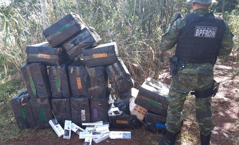 Em situações distintas, BPFron apreende mais de 45 mil maços de cigarros contrabandeados no oeste do Paraná