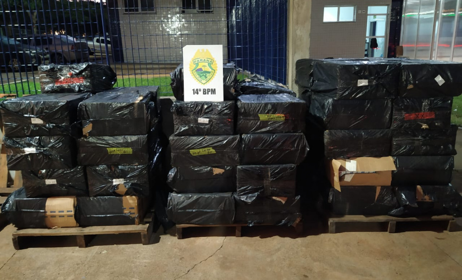 PM de Foz do Iguaçu (PR) apreende cerca de 2400 pacotes de cigarros contrabandeados do Paraguai em porto clandestino
