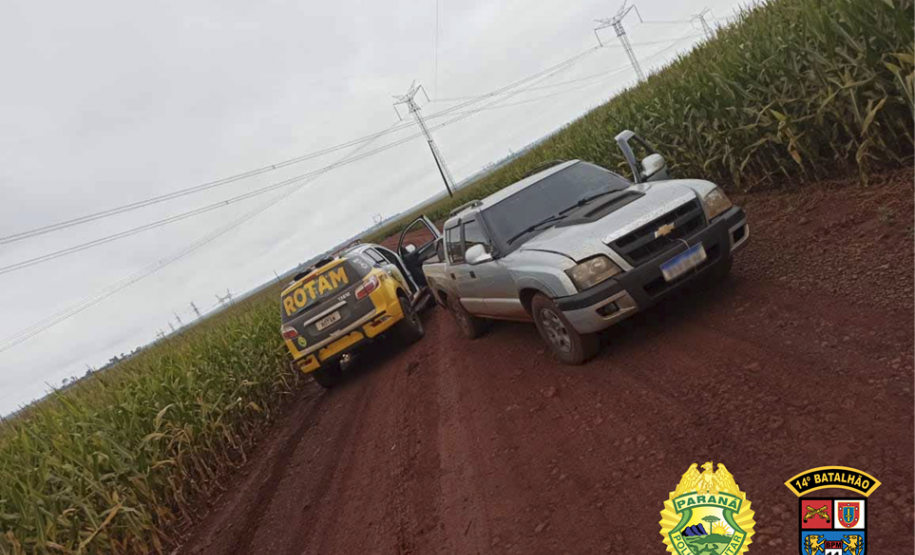 No Oeste do estado, PM apreende dois carros carregados com cigarros contrabandeados