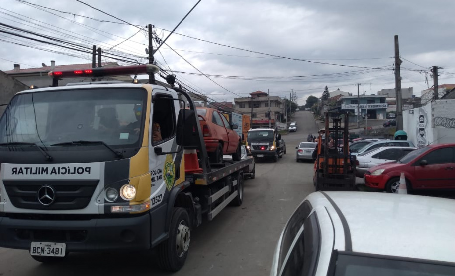 Segurança retira veículos do pátio da Delegacia Alto Maracanã