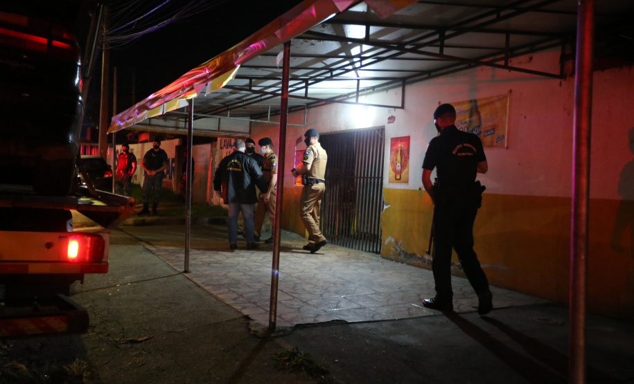 Ação fiscaliza e fecha bares durante a pandemia