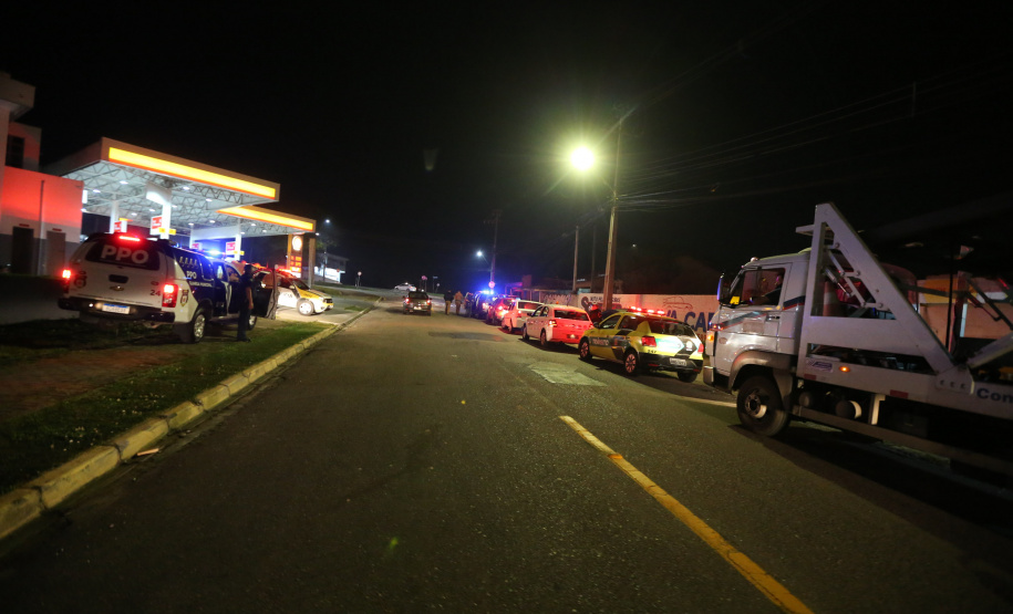 Ação fiscaliza e fecha bares durante a pandemia