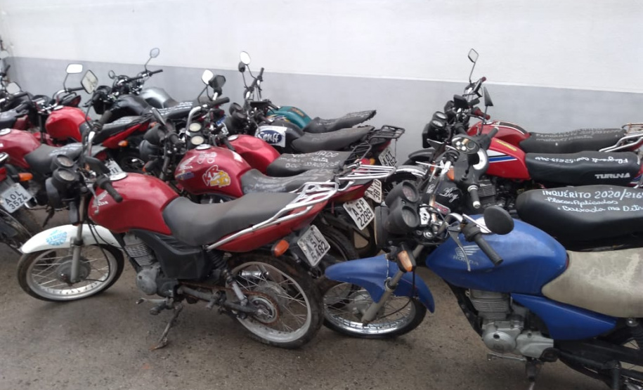 Segurança retira veículos do pátio da Delegacia Alto Maracanã