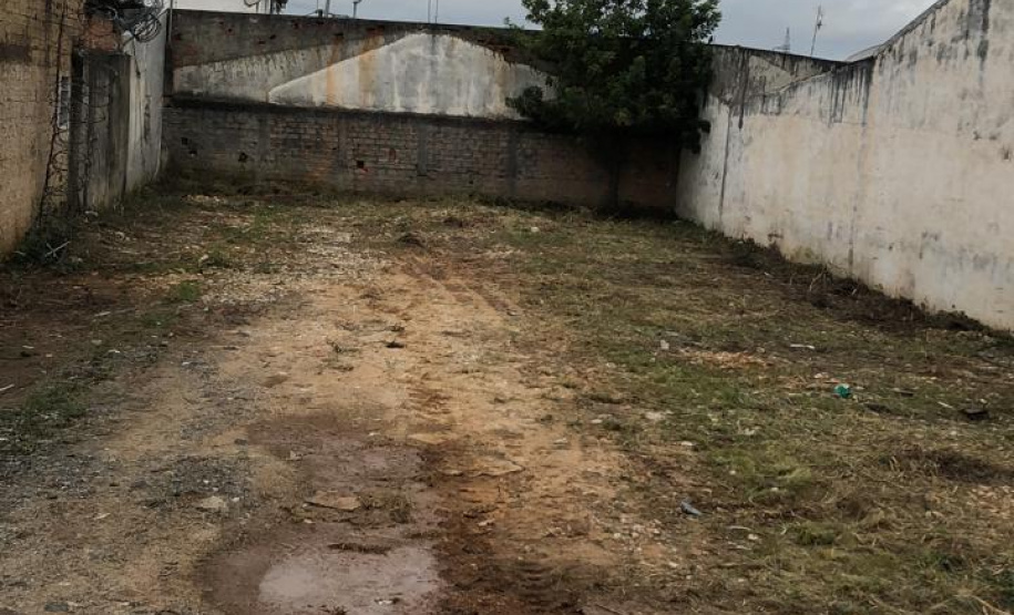 Segurança retira veículos do pátio da Delegacia Alto Maracanã