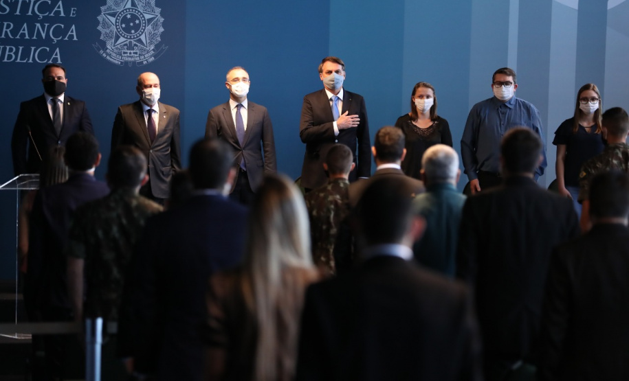 Secretário coronel Marinho participa de cerimônia de homenagem a soldado em Brasília