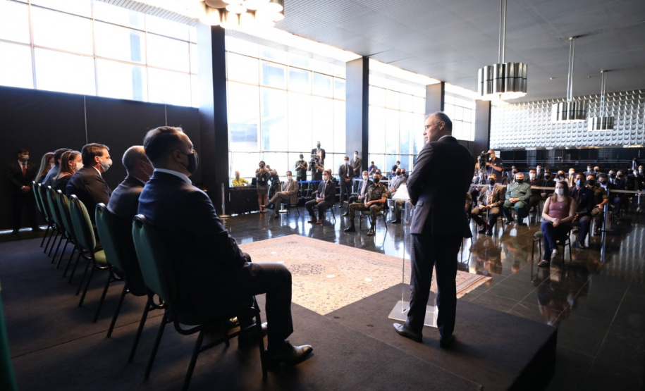 Secretário coronel Marinho participa de cerimônia de homenagem a soldado em Brasília