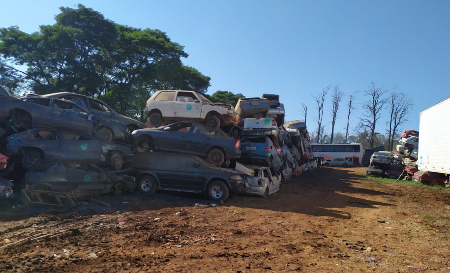 Polícia Civil remove 1,6 mil veículos de pátios em Cascavel