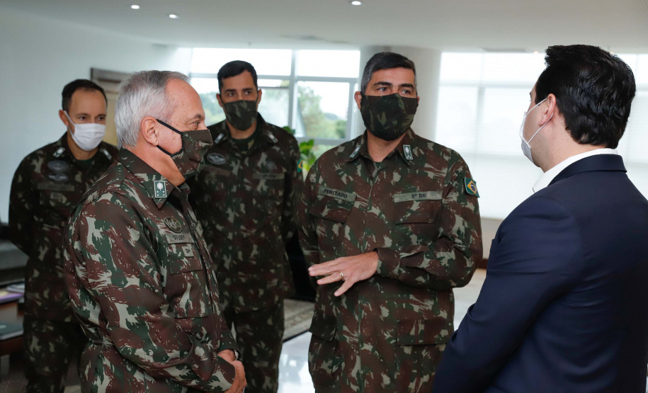 Governo propõe parceria com Exército para elaboração de projetos