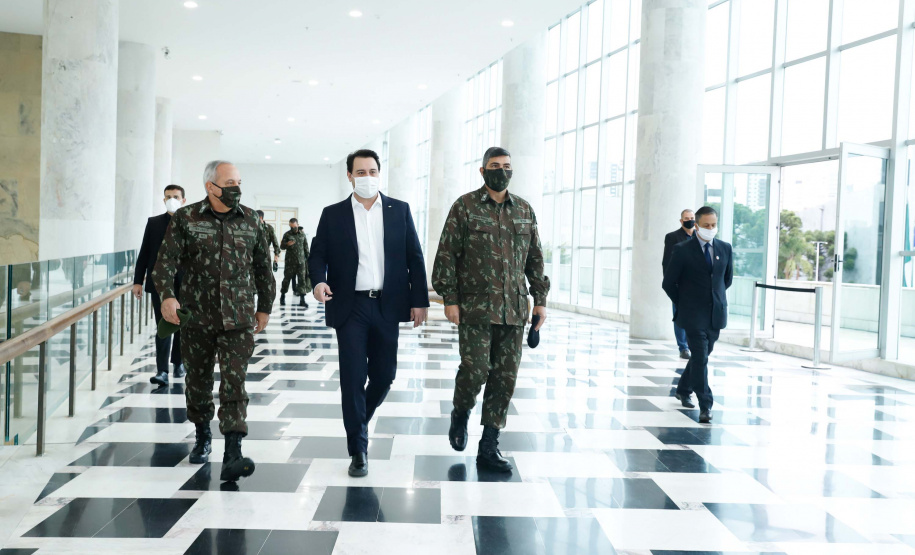 Governo propõe parceria com Exército para elaboração de projetos