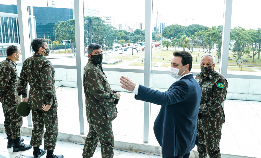 Governo propõe parceria com Exército para elaboração de projetos