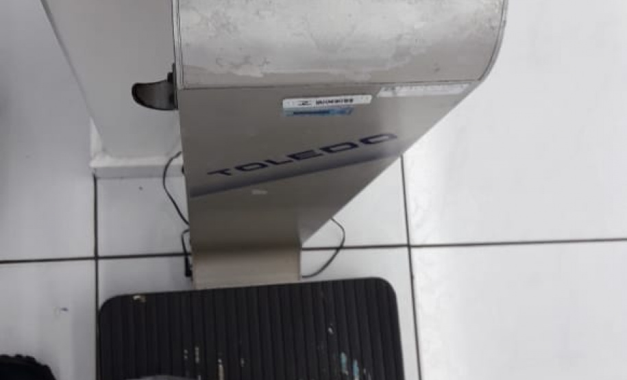 Agentes penitenciários apreendem 17 celulares, sete buchas de cocaína e nove tabletes de maconha em Cascavel