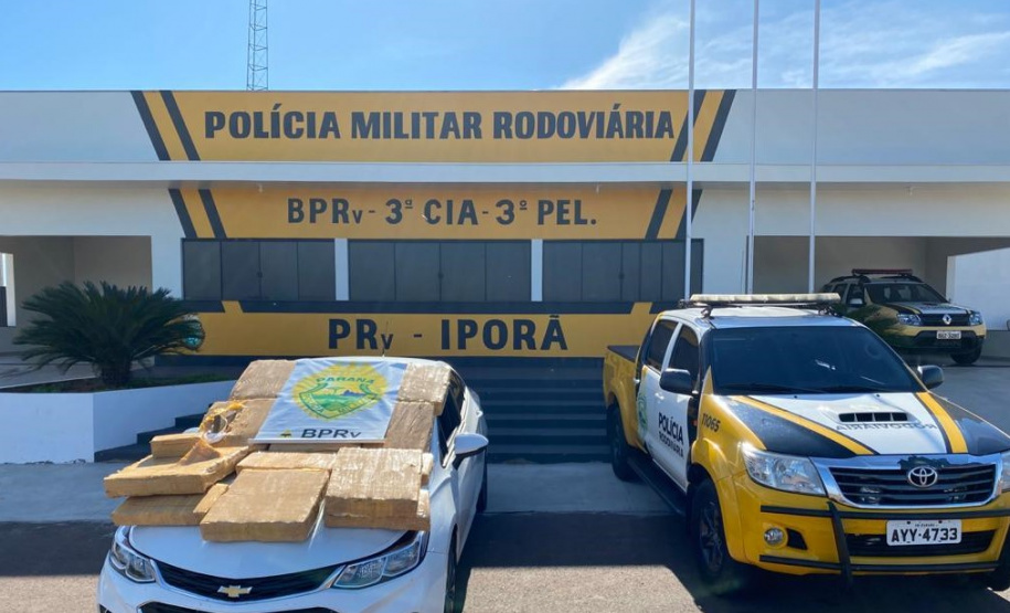 Polícia Rodoviária recupera carro e apreende mais de 188 quilos de maconha no Norte do estado