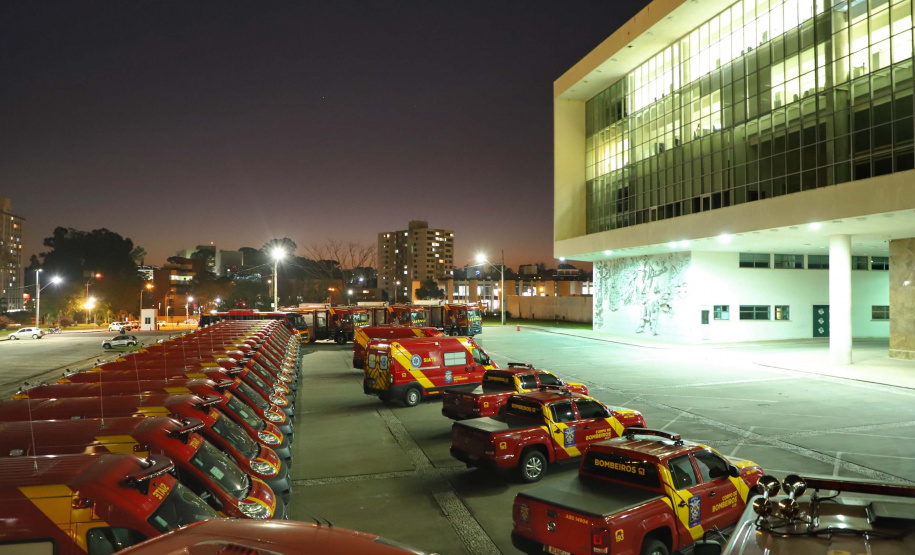 Governo reforça Corpo de Bombeiros com 34 novos veículos