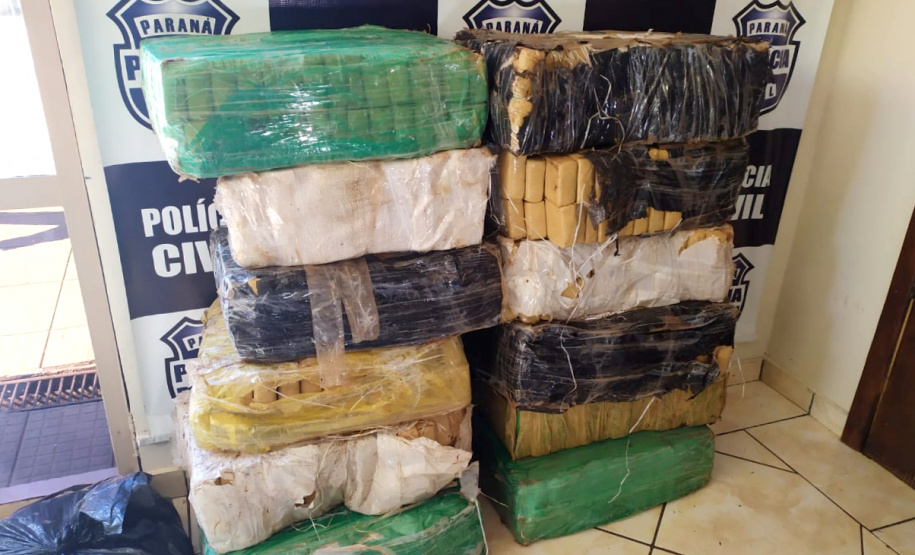 Polícia Civil apreende 227 quilos de maconha próximo ao Rio Paraná