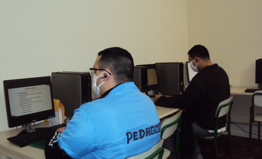 Presos do Paraná cursam ensino superior à distância com bolsa de estudos