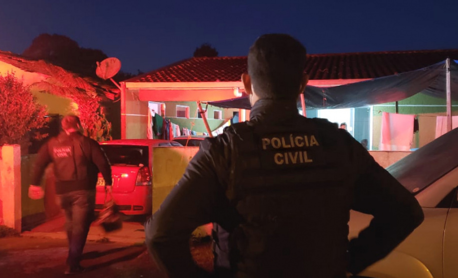 Polícia Civil prende sete pessoas envolvidas em golpes durante venda de porta em porta