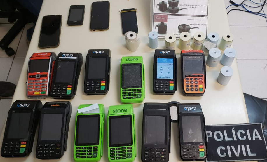 Polícia Civil prende sete pessoas envolvidas em golpes durante venda de porta em porta